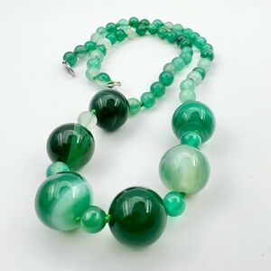 GREEN AGATE NECKLACE
